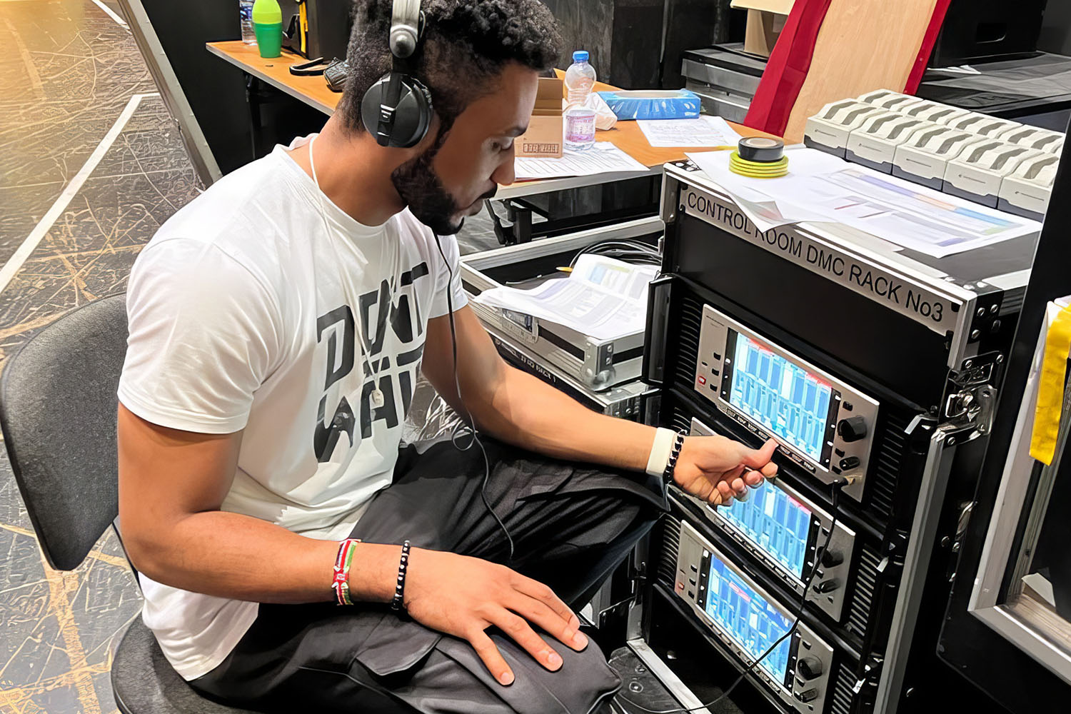 Setting Up the Wireless Receiver Rack