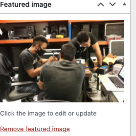 Close up of the Set Featured Image link